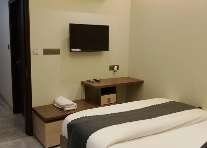 Hotel Sky Inn