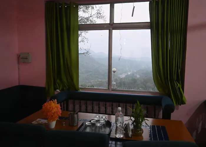 Hundru Hotel Tourist And Resturant