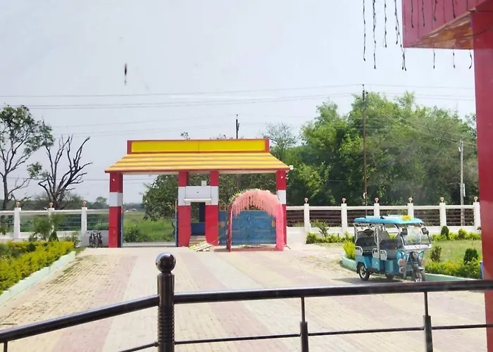 Chandralok Hotel