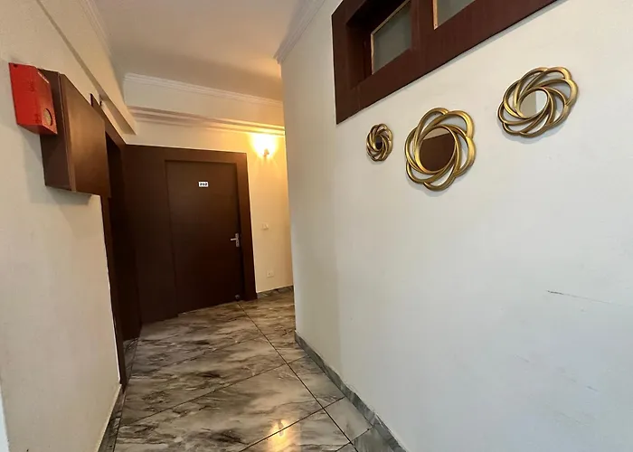 Hotel Clover Inn Malsi