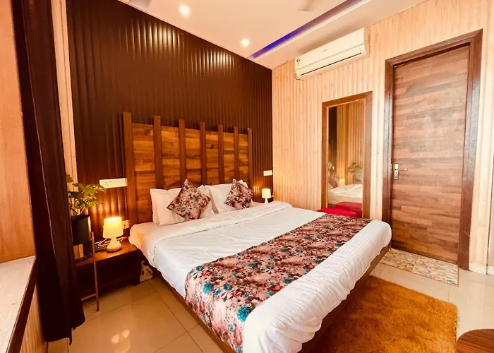 Hotel Pearl Grand-Couple Friendly
