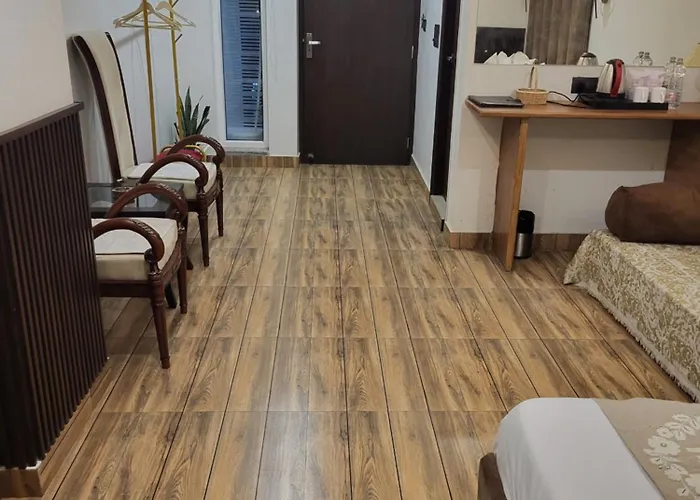 Hotel Parth Luxurious