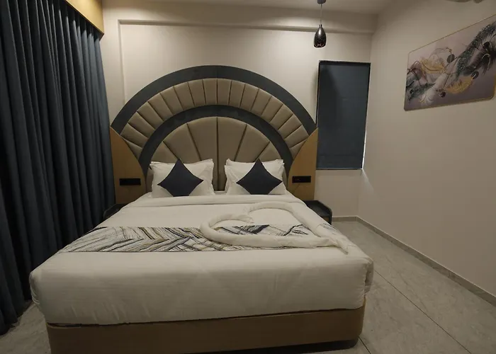 White Panda Hotels Shree Radhe