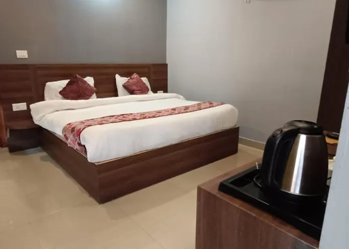 Hotel Haya Palace View King And Restaurant - Parking - Gym Facility With Mountain View Room In Bhimtal