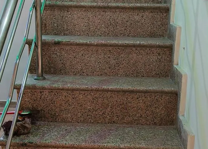 Shri Girraj Guest House