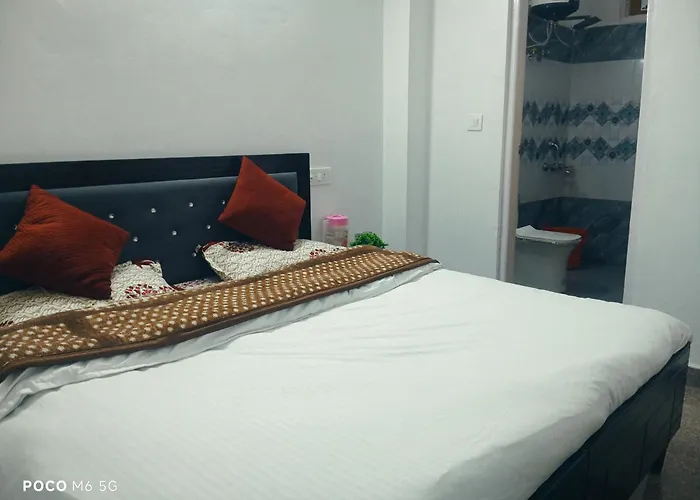 Dhananjay Home Stay