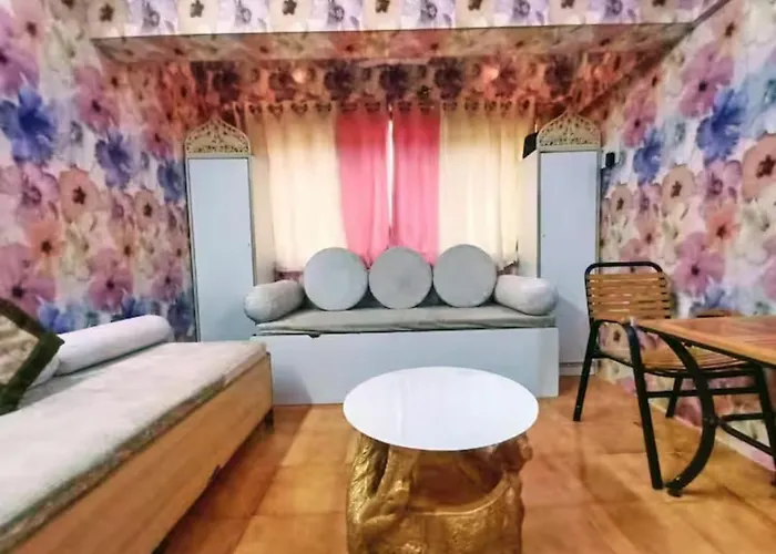 Wadhwani Service Apartments - Heritage Apartment