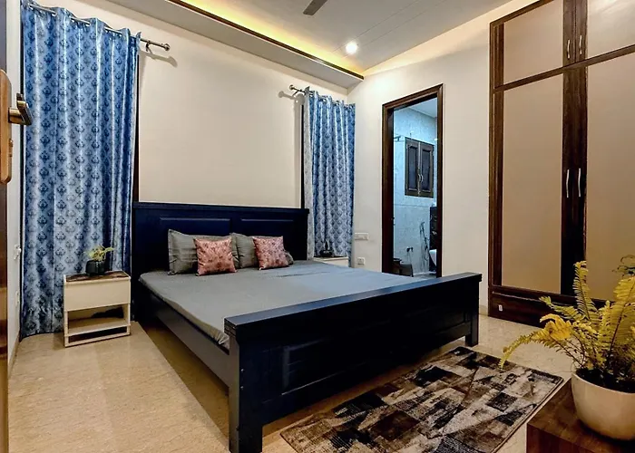Minimalist 3Bhk And 1 Extra Room With Lift And Ps5 On Rent