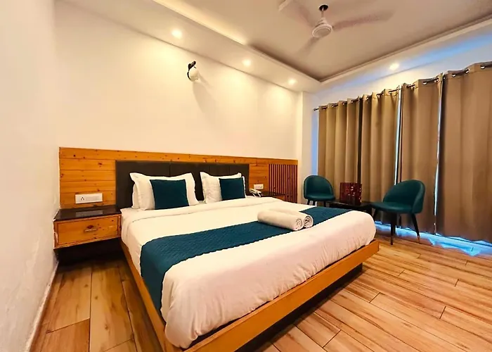 Rock Pine View Cottage & Cafe, Mussoorie - Blissful View From Rooms