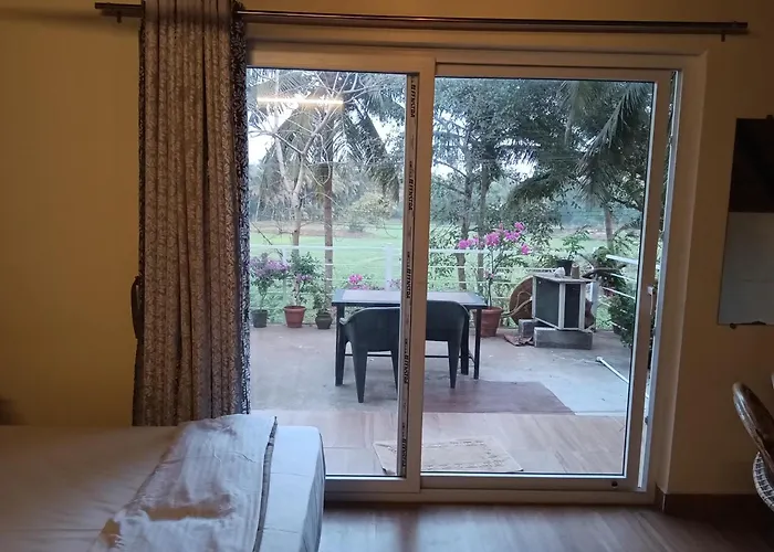 Arundekar'S Cottage