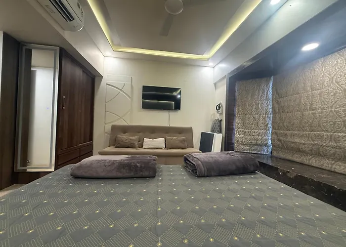 Bandra'S Prime Luxurious 2 Bhk