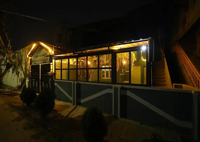 Da Java 18 Hostel And Homestay Chikmagalur