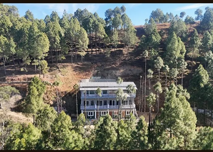 Hushvan Resorts