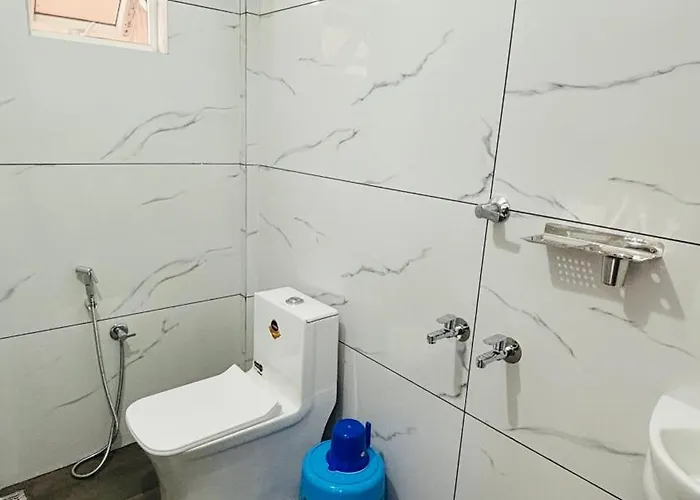 Miracle Inn Near Al-Ameen College