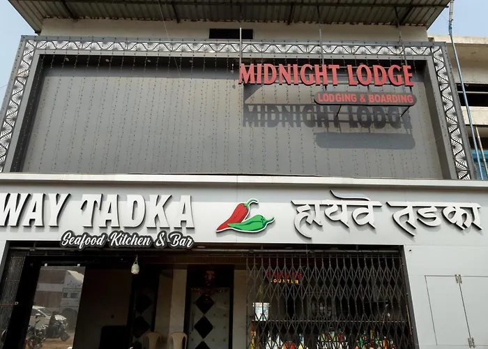 Hotel Midnight Lodging & Boarding