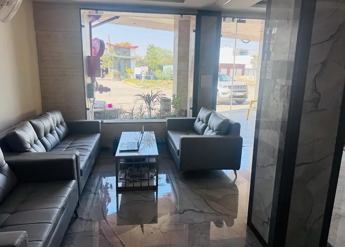 Hotel Purvi By Vilaasitaa Arvindo Indore