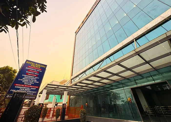 Hotel Ranjana Palace