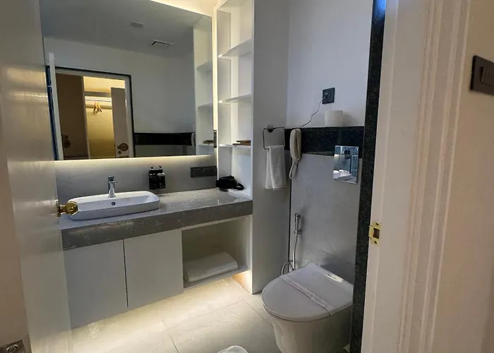 Divine Oak Stay