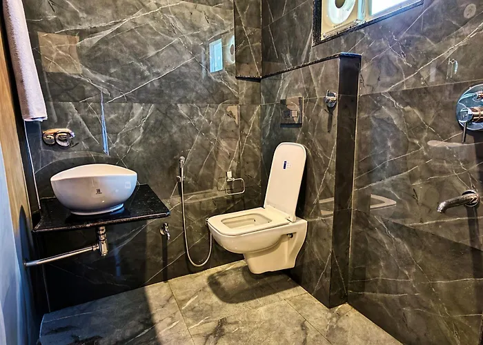 Hotel Luxury Ramayan Bliss Near Ram Mandir Free Parking On Site #Lift #Air Condition Rooms