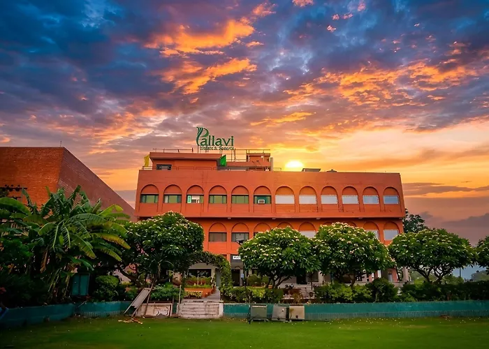 Hotel Pallavi Grand