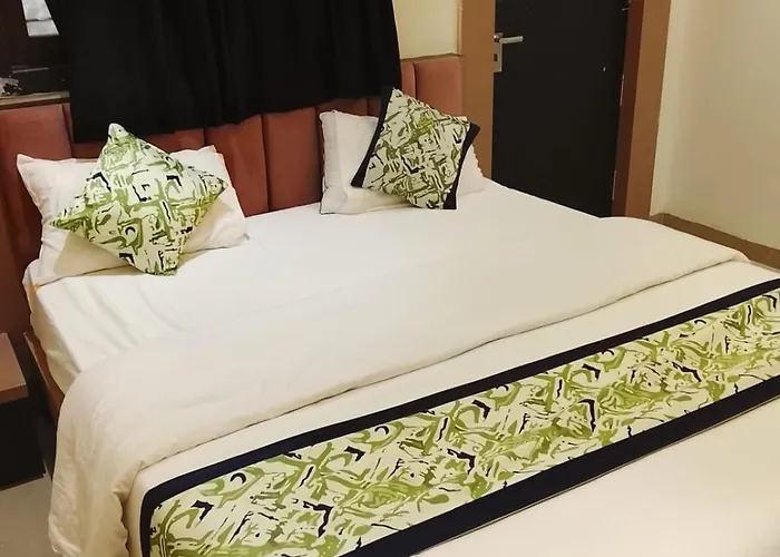 Hotel Gurudev Inn
