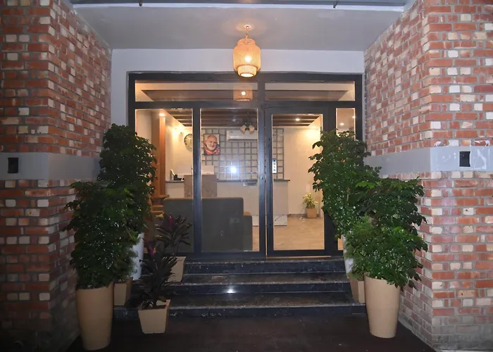 Aarush Hotel & Resort