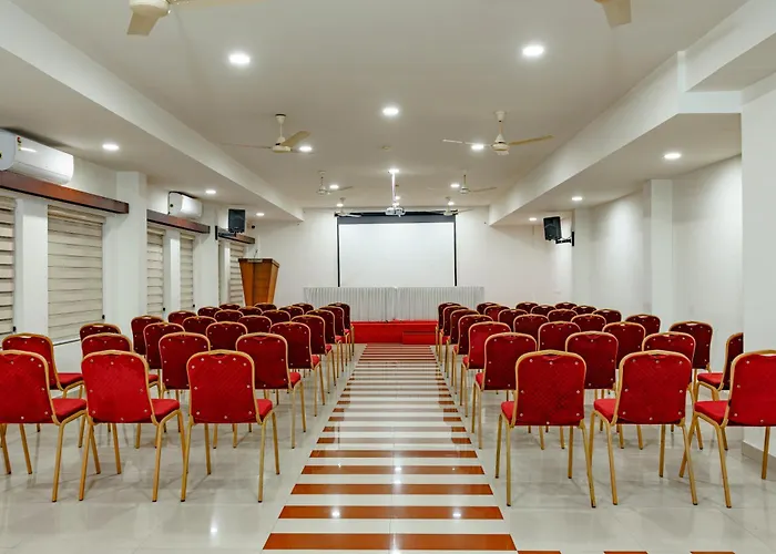 Hotel Lals Residency, Adoor