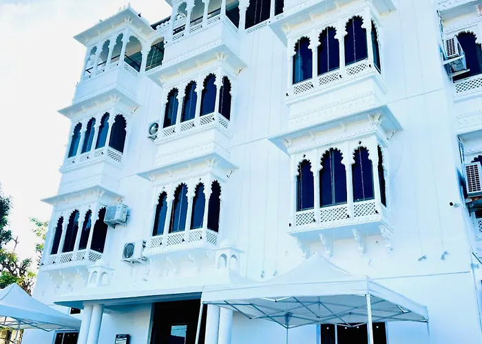 Lotus Hotel