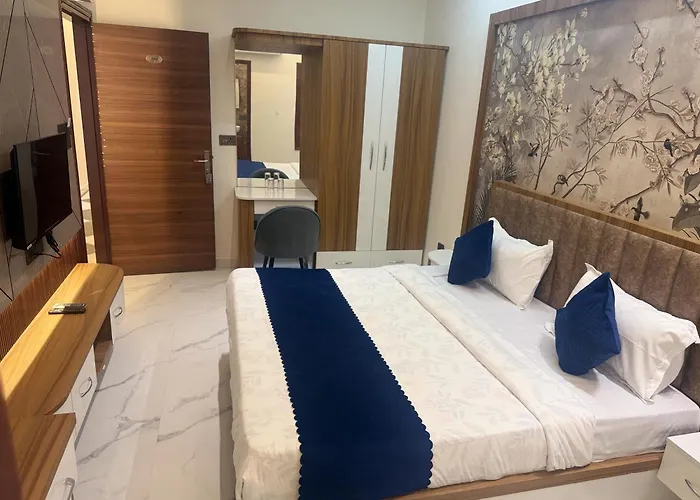 Hotel Homeland