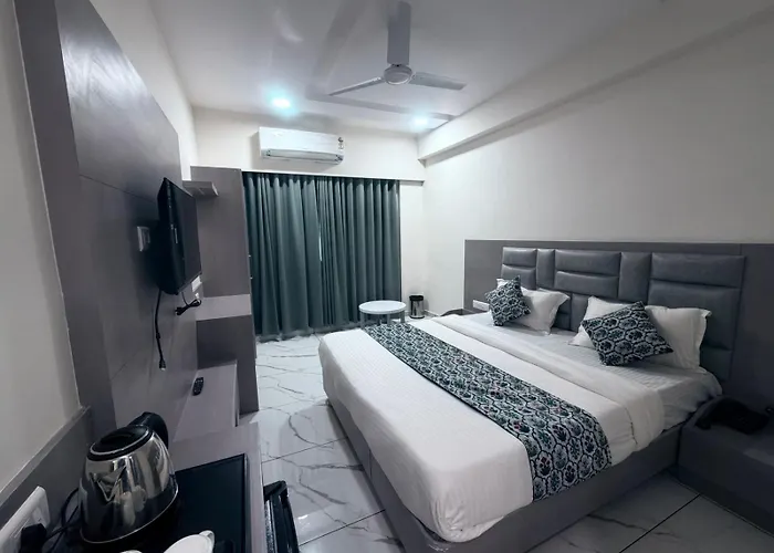 The 7 Elevan Hotel