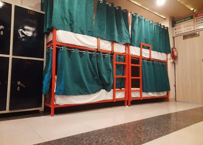 Cozy Bunks Z Hostel
