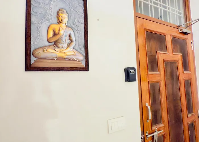 Luxury 7Bhk Spacious Villa With Parking