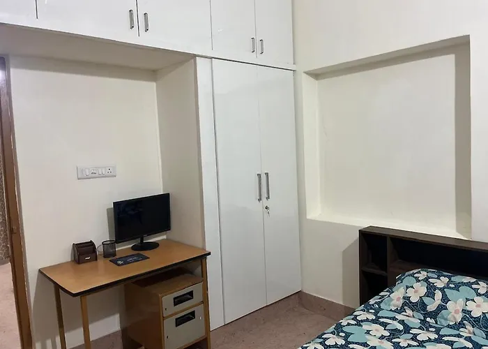 Single House With Garden For Your Stay