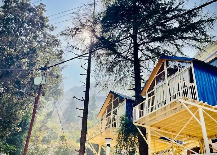 Treehouse By The Lake