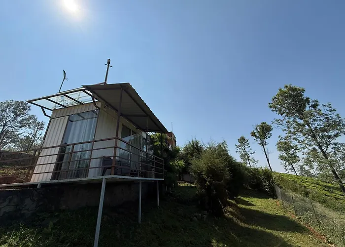 Mad & Nomad Backpackers Hostel