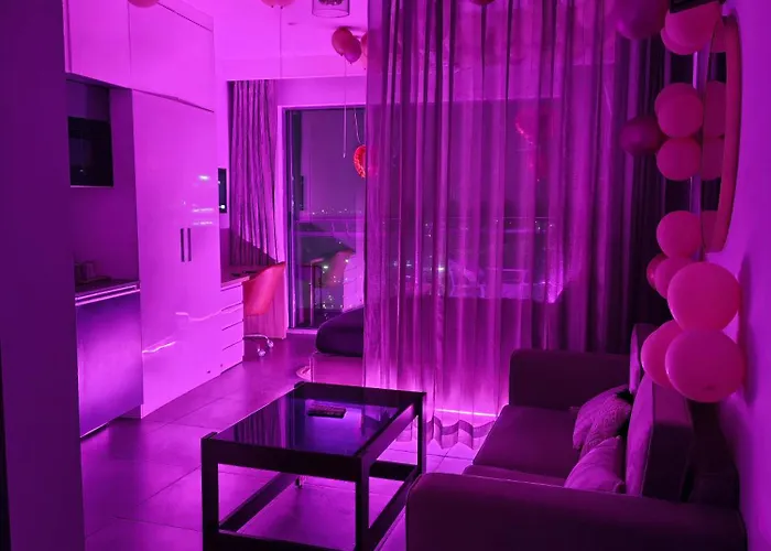 Velvet Stays And Suites - Supernova