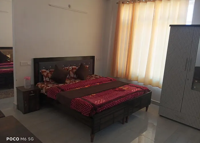 Dhananjay Home Stay