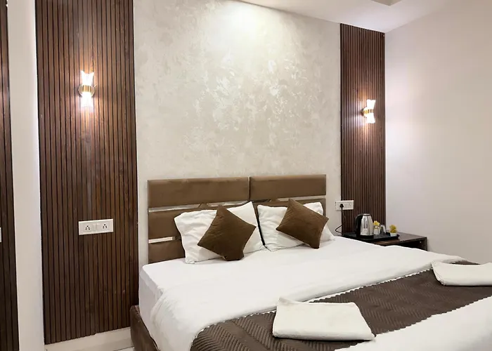 Hotel Kiwi Inn Vijaynagar Scheme 78 Indore