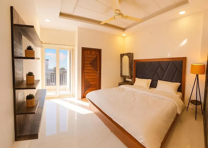Family-Friendly Modern 2Bhk With All Amenities
