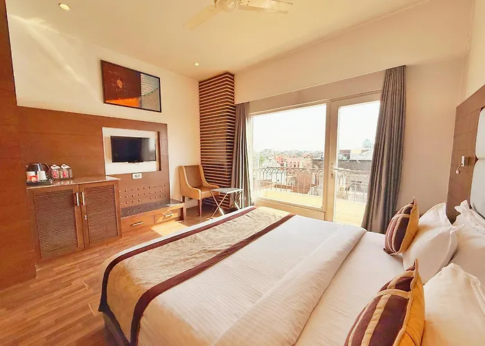 Sawera Grand Luxury Stay Near Golden Temple Amritsar