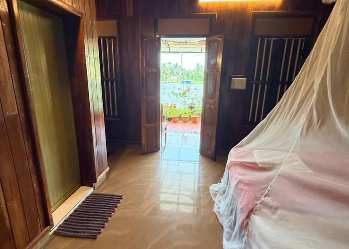 Malayalam Lake Resort