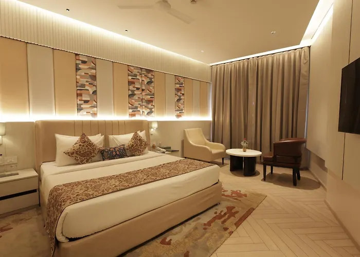 Chinmay Hotel & Resort