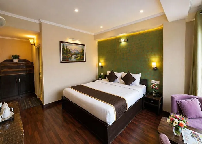 Hotel Aachman Regency With Rooftop Terrace