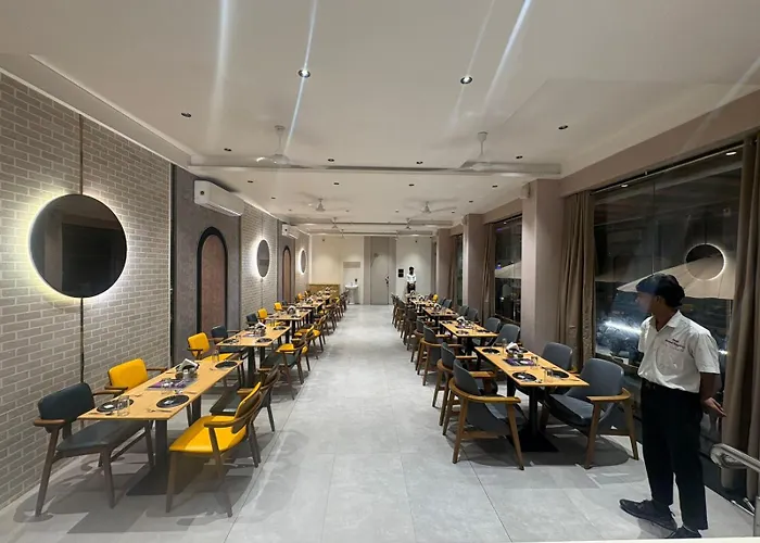 Hotel Govind Regency