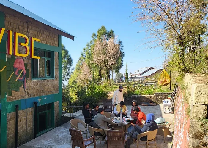 Vibe Hostel Naddi - Near Dal Lake