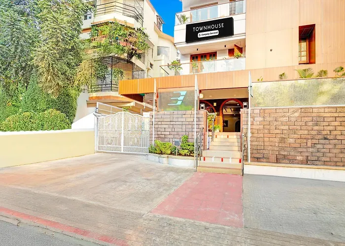 Townhouse Seethammadhara Junction Formerly Vijaya Residency