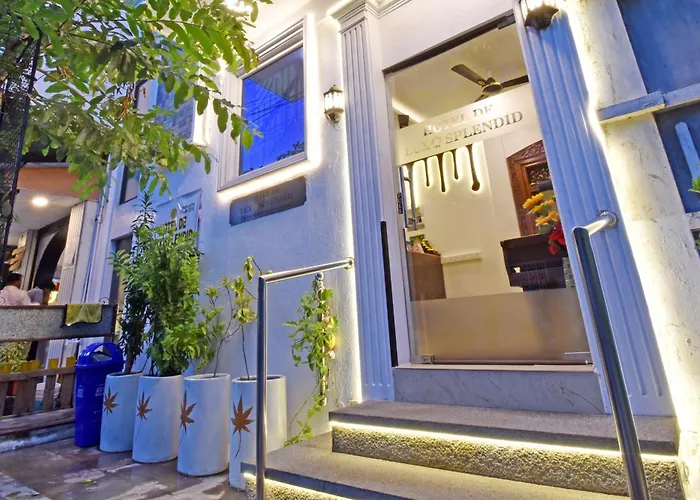 Hotel De Lux Splendid At French Colony