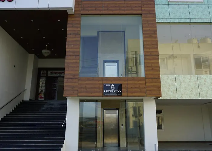 D D Luxury Inn