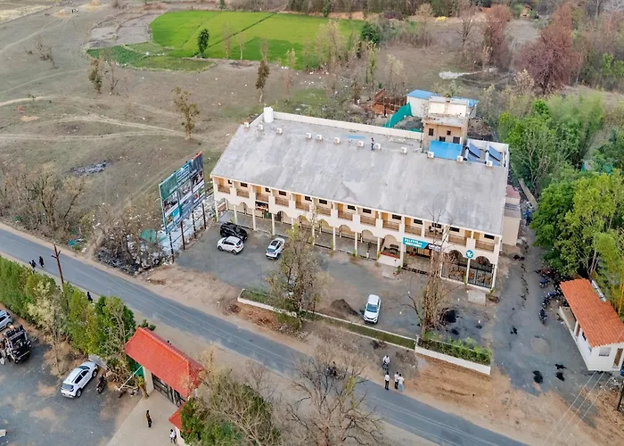 Palette Hotel Orient Greenz By Checkin, Pench