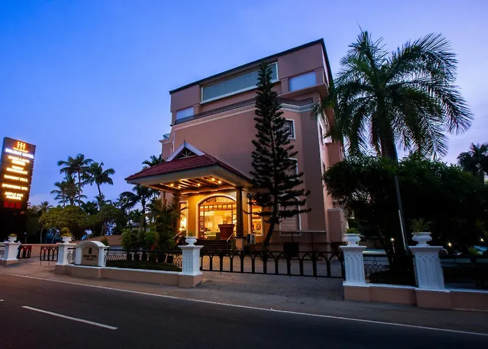 Holiday Hotel Cherai Beach